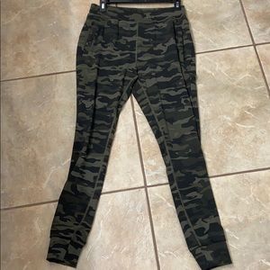 Camo alphalete premium joggers